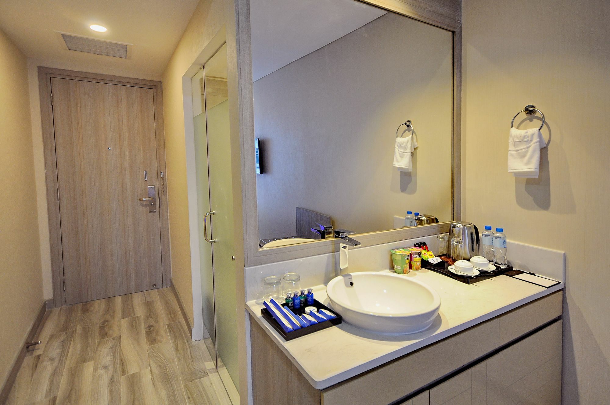 Hotel The Mcr Luxury Nha Trang Esterno foto