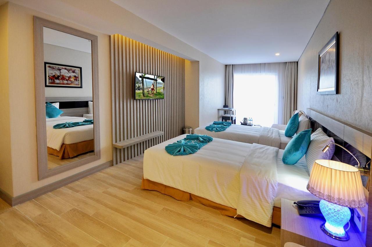 Hotel The Mcr Luxury Nha Trang Esterno foto